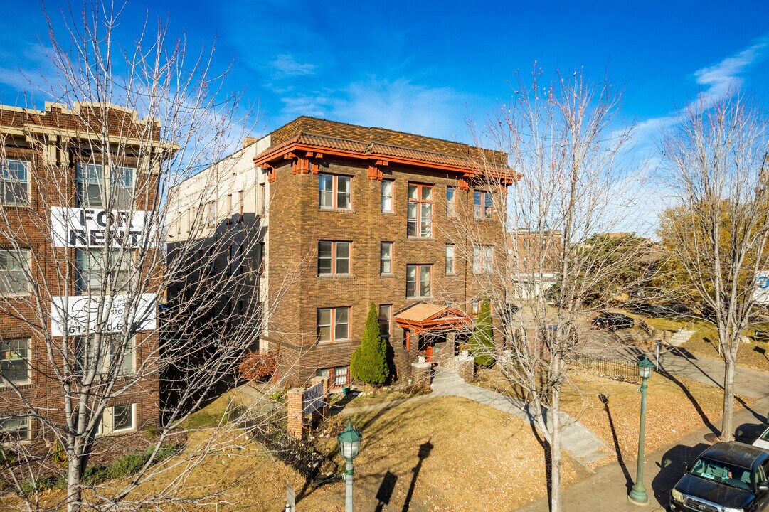 2218 Nicollet Ave in Minneapolis, MN - Building Photo