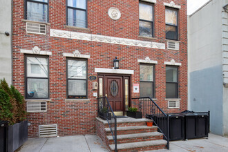 270 1st St in Brooklyn, NY - Foto de edificio - Building Photo