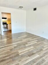5100 W Flagler St, Unit 307 in Coral Gables, FL - Building Photo - Building Photo
