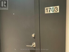 252 Church St in Toronto, ON - Building Photo - Building Photo