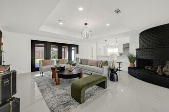 2415 Moss Hill Dr in Houston, TX - Building Photo - Building Photo