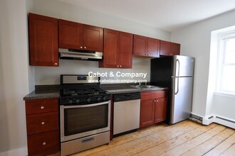 20 Roberts St in Brookline, MA - Building Photo - Building Photo