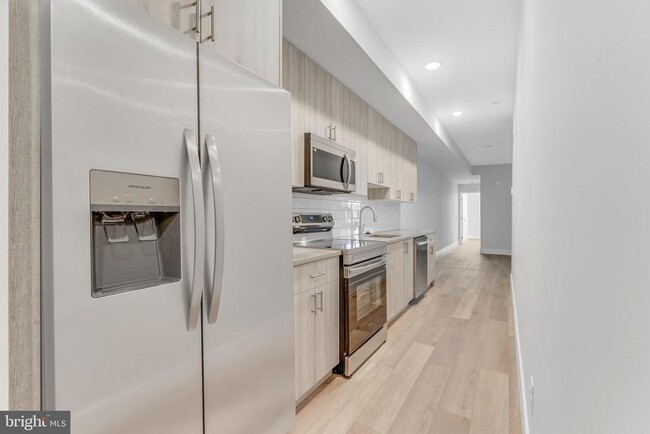property at 1243 W Westmoreland St