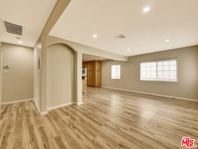 5341 Strohm Ave in Los Angeles, CA - Building Photo - Building Photo