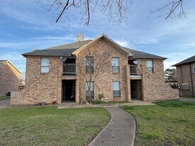804 Cullum Ct in Hurst, TX - Building Photo