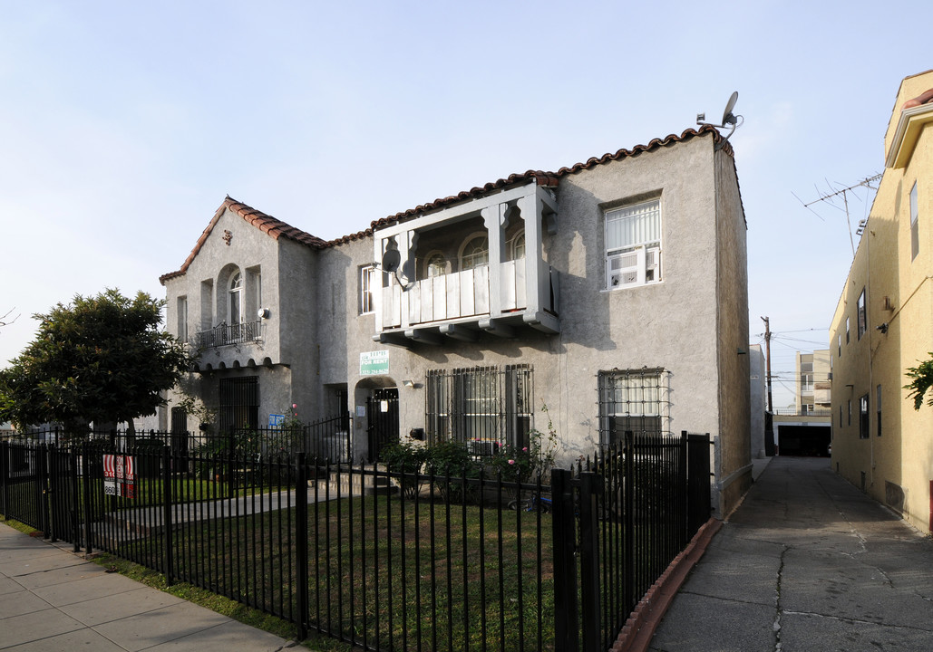 843 N Ridgewood in Los Angeles, CA - Building Photo