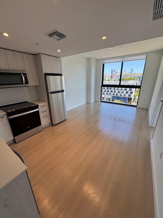 120 NW 31st St, Unit A2 in Miami, FL - Building Photo