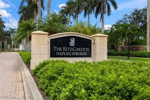2748 Tiburon Blvd E in Naples, FL - Building Photo