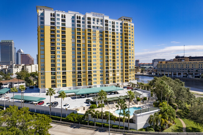 345 Bayshore Blvd in Tampa, FL - Foto de edificio - Building Photo