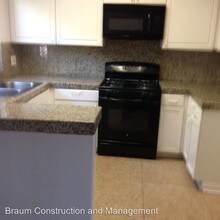 11035 Moorpark St in Los Angeles, CA - Building Photo - Building Photo