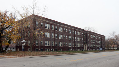 Gladstone Apartments in Indianapolis, IN - Building Photo - Building Photo