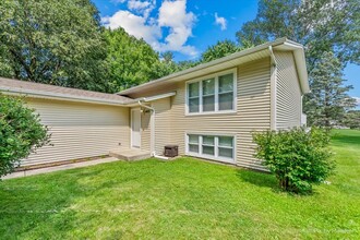 485 N Airlite St in Elgin, IL - Building Photo - Building Photo