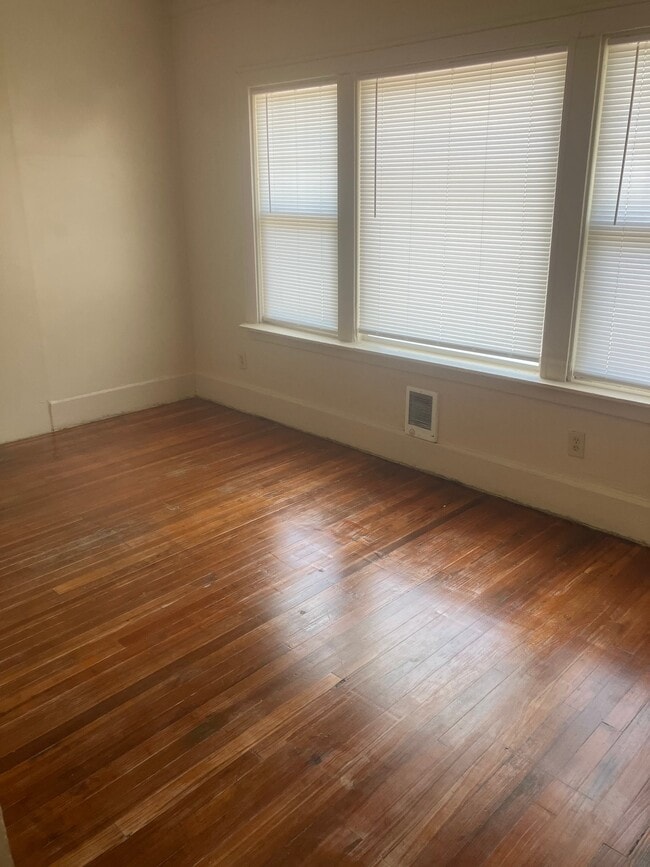 property at 1310 Dewey Ave