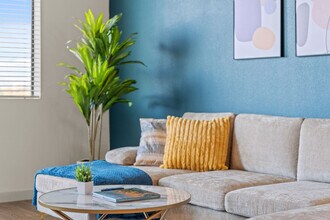 711 W Broadway Rd in Tempe, AZ - Building Photo - Building Photo