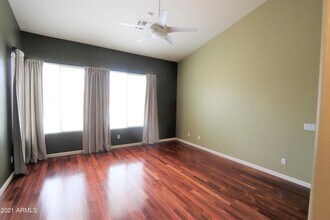 2280 E Indian Wells Dr in Chandler, AZ - Foto de edificio - Building Photo