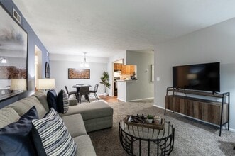 Cobblestone Grove Apartment Homes in Fairfield, OH - Foto de edificio - Building Photo