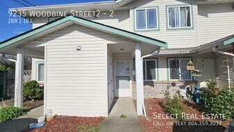 9235 Woodbine St in Chilliwack, BC - Building Photo