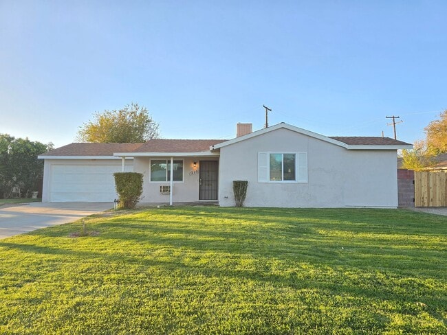 1215 E Ave H 14 in Lancaster, CA - Building Photo - Building Photo