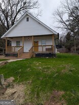 108 Corinth Rd in Hogansville, GA - Building Photo