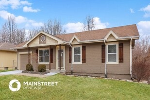 306 E 17th St in Kearney, MO - Building Photo