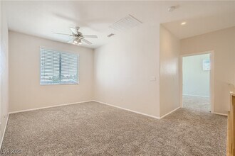 1824 Summit Gate Ln in Las Vegas, NV - Building Photo - Building Photo