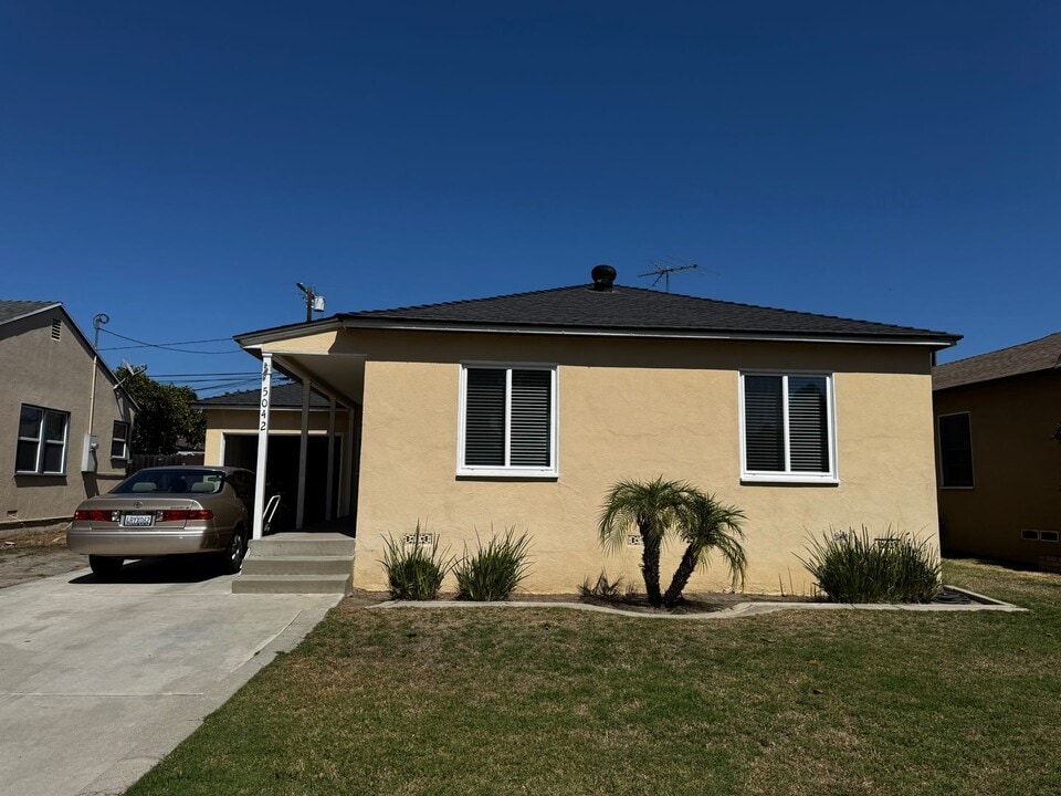 5042 Lorelei Ave in Lakewood, CA - Building Photo