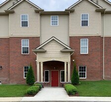 5664 Norway Spruce Dr in Shelby Township, MI - Building Photo