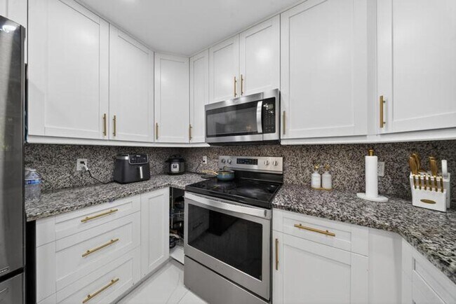 849 Camellia Dr in Royal Palm Beach, FL - Building Photo - Building Photo
