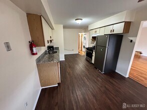 311 Edison Glen Terrace in Edison, NJ - Building Photo - Building Photo