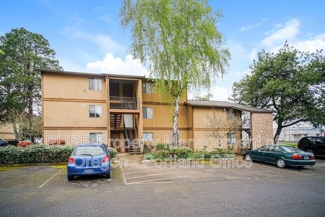 14140 NE Sandy Blvd in Portland, OR - Building Photo - Building Photo