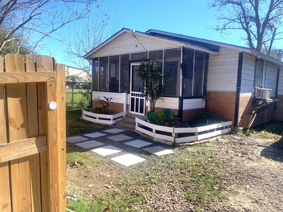 10127 Alfred Ln in Houston, TX - Foto de edificio