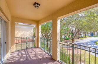 2400 Centergate Dr in Miramar, FL - Building Photo - Building Photo