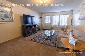 8459 La Mesa Blvd-Unit -#2 in La Mesa, CA - Building Photo - Building Photo