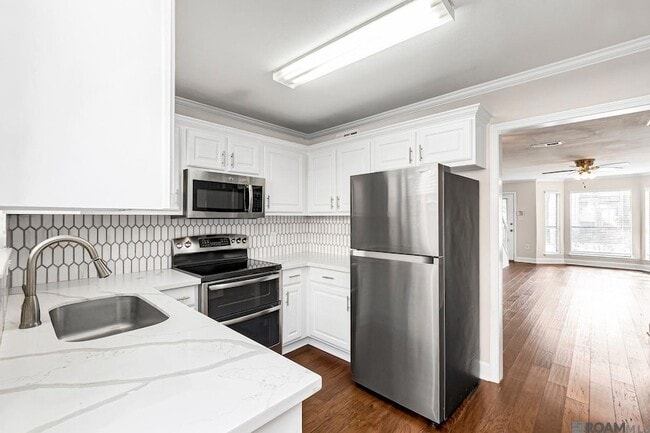 9506 Jefferson Hwy in Baton Rouge, LA - Building Photo - Building Photo