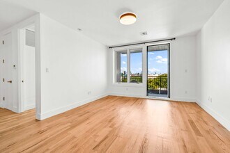 627 DeKalb Ave in Brooklyn, NY - Building Photo - Building Photo