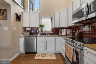 1142 Crease St in Philadelphia, PA - Building Photo