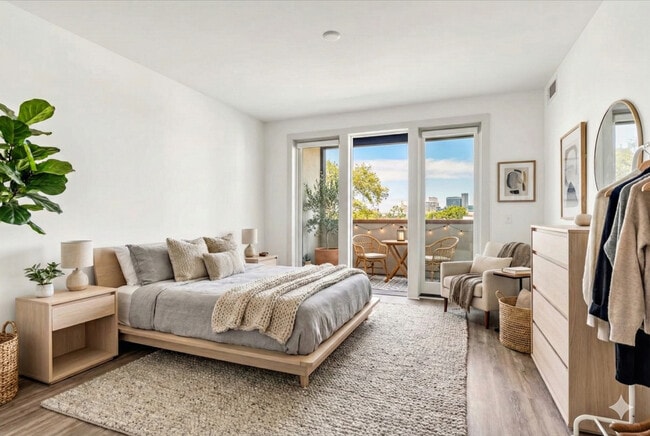 The Lowe in Savannah, GA - Building Photo - Building Photo