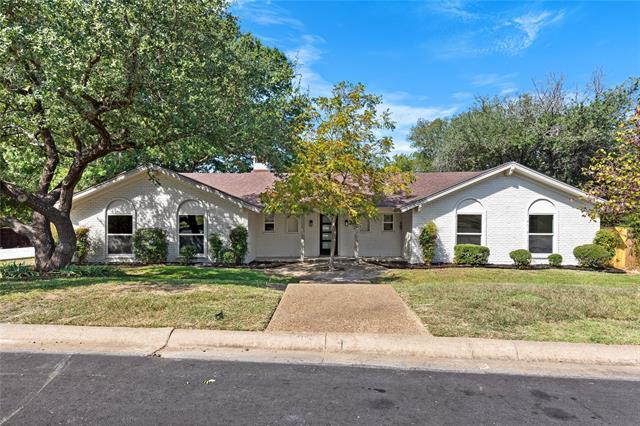property at 320 Arapaho W