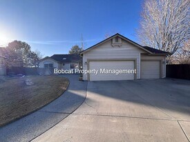 1054 Camellia Ct in Minden, NV - Building Photo