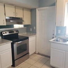 5626 Ashley Oaks Dr in Tampa, FL - Building Photo - Building Photo