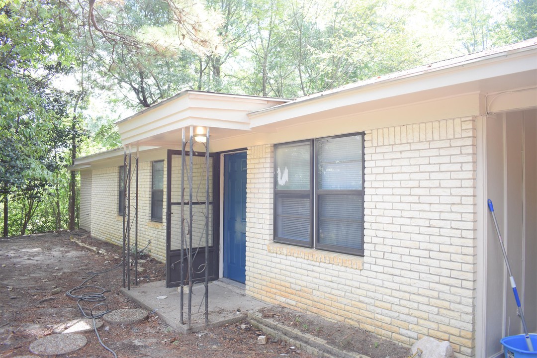 121 Marilyn St in Nacogdoches, TX - Building Photo