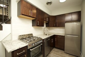 450 W Barry Ave in Chicago, IL - Foto de edificio - Building Photo