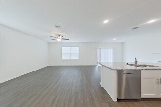 32020 Katelin Cir in Leesburg, FL - Building Photo - Building Photo