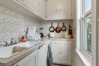 11 Mars St, Unit 1 in Worcester, MA - Building Photo - Building Photo