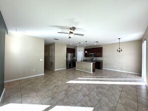 215 Lakeshore Dr in Davenport, FL - Building Photo - Building Photo