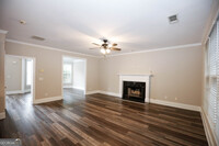 1325 Killian Shoals Way SW in Lilburn, GA - Foto de edificio - Building Photo