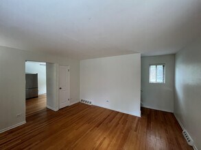 5440 S Kimbark Ave, Unit F in Chicago, IL - Foto de edificio - Building Photo