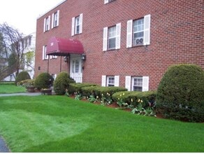 269 Albion St, Unit #11 in Wakefield, MA - Foto de edificio - Building Photo