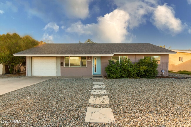 1010 S Hardy Dr in Tempe, AZ - Building Photo - Building Photo