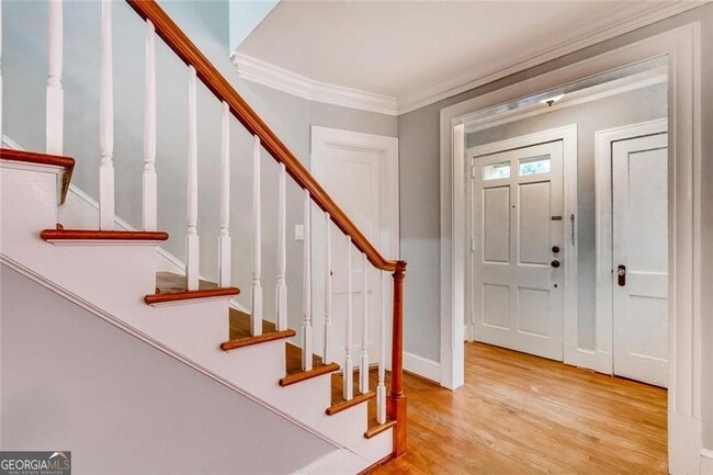 property at 1719 Ridgewood Dr NE